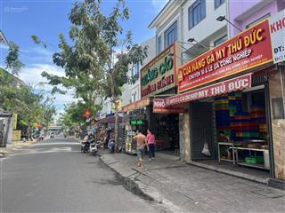 Bán 2 căn nhà liền kề vừa ở vừa cho thuê, đường xe ô tô  ngay bệnh viện quốc tế hạnh phúc