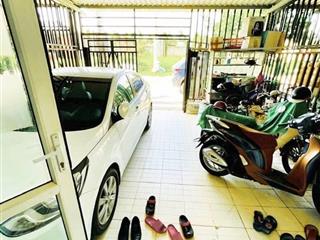 Nhà 1 lầu có 2 phòng ngủ sân đậu ô tô sổ hồng riêng hoàn công đầy đủ.