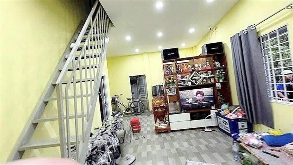 Nhà 1 trệt 1lầu 3 pn. giá 2.35 tỷ sổ hồng riêng bao sang tên!