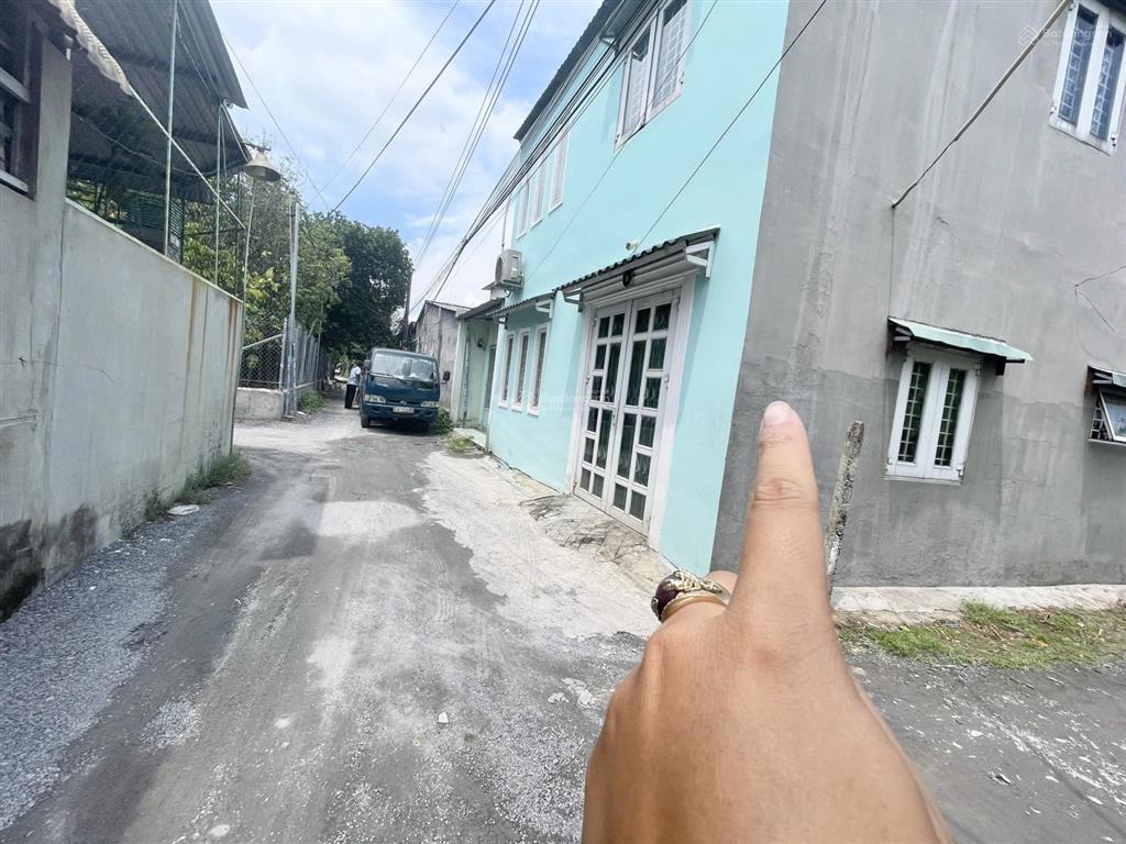 Nhà 1 trệt 1lầu 3 pn. giá 2.35 tỷ sổ hồng riêng bao sang tên!