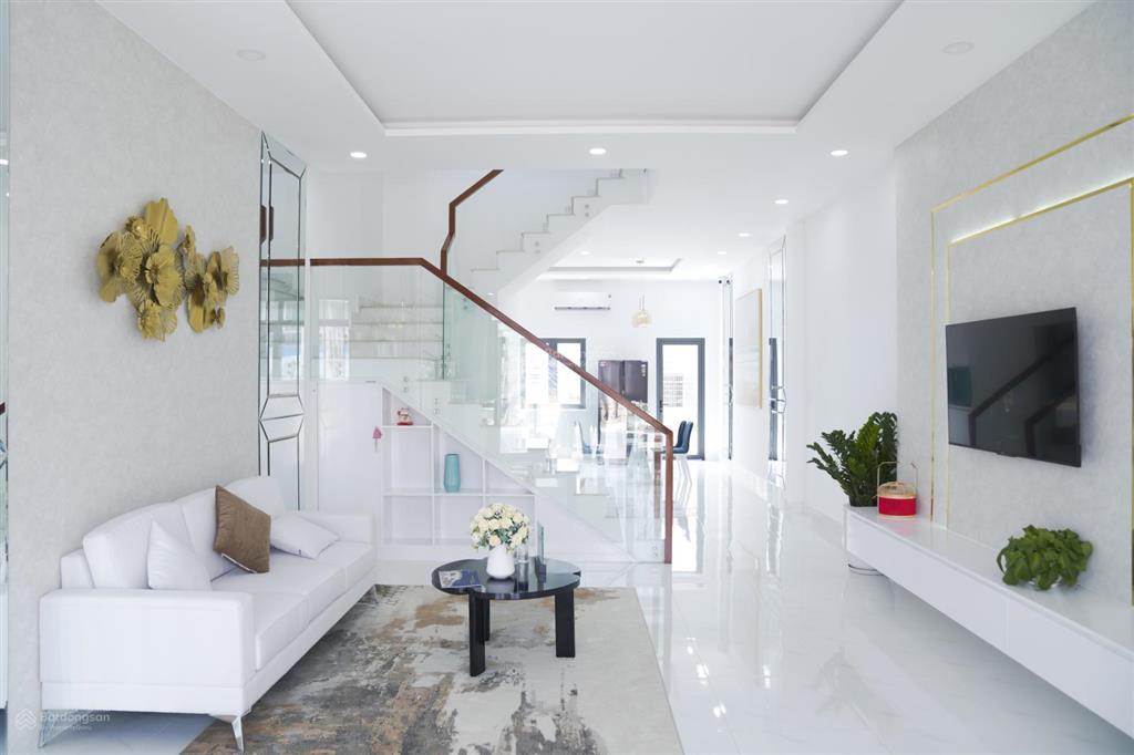 Bán nhà phố đồng bộ gia khải full hoàn thiện cao cấp dtsd 120m2 giá 2,4 tỷ / căn, sổ lâu dài