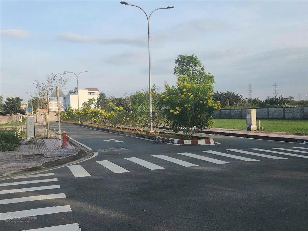 Bán đất p. bình trưng q2, hồ chí minh  giá 11,5 tỷ tl  diện tích 145m  sổ sẵn sang tên ngay
