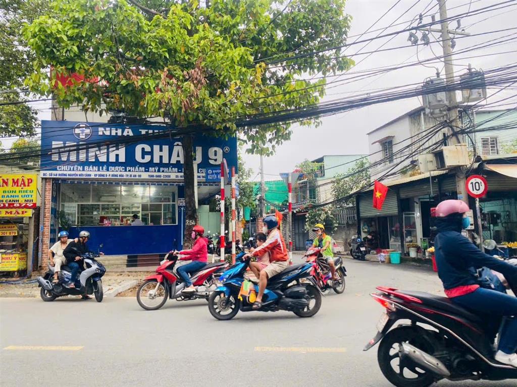 Bán nhà mặt tiền đối diện nhà thuốc minh châu  cụm trường học đông hòa, tp.hcm