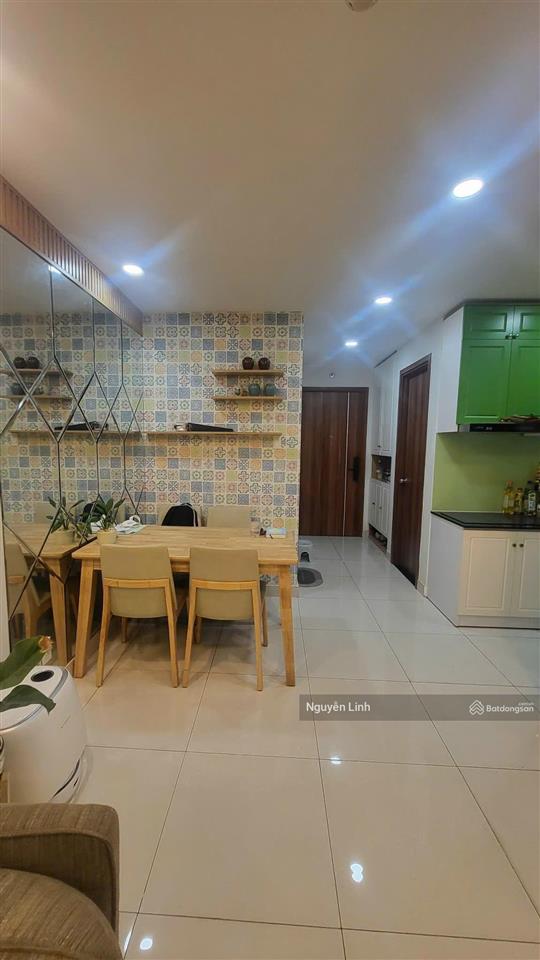 Chính chủ bán căn hộ 2 phòng ngủ 2wc full nội thất cao cấp tại samsora riverside