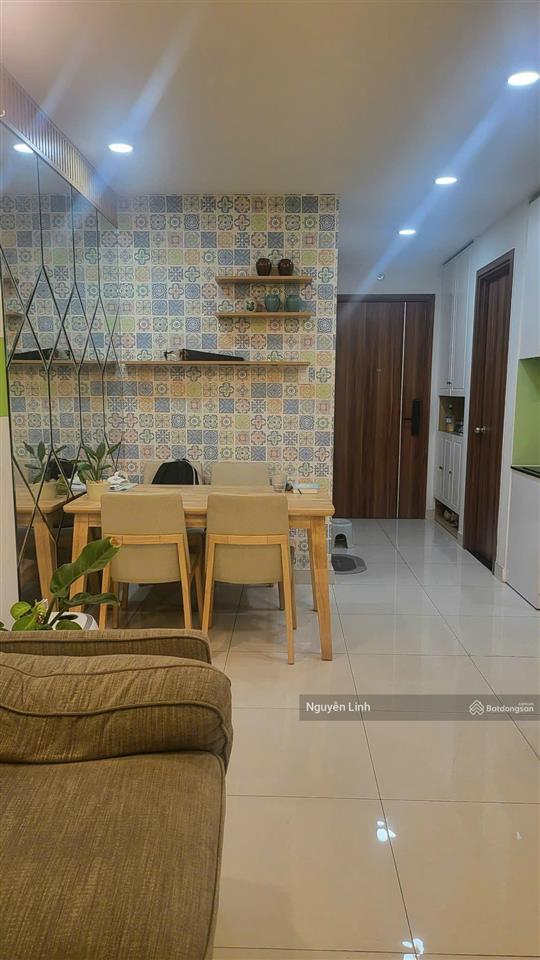 Chính chủ bán căn hộ 2 phòng ngủ 2wc full nội thất cao cấp tại samsora riverside