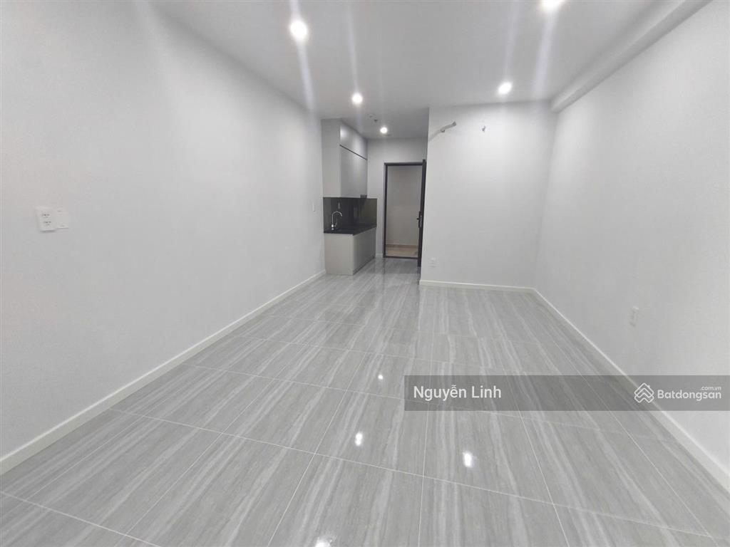 Cho thuê bcons emerald căn góc 2pn 2wc full nt. giá 8tr ở được liền