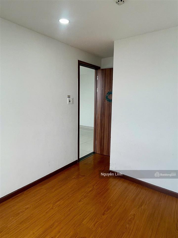 4,5 triệu  cho thuê căn hộ samsora riverside 2pn 2wc view đông nam cực thoáng