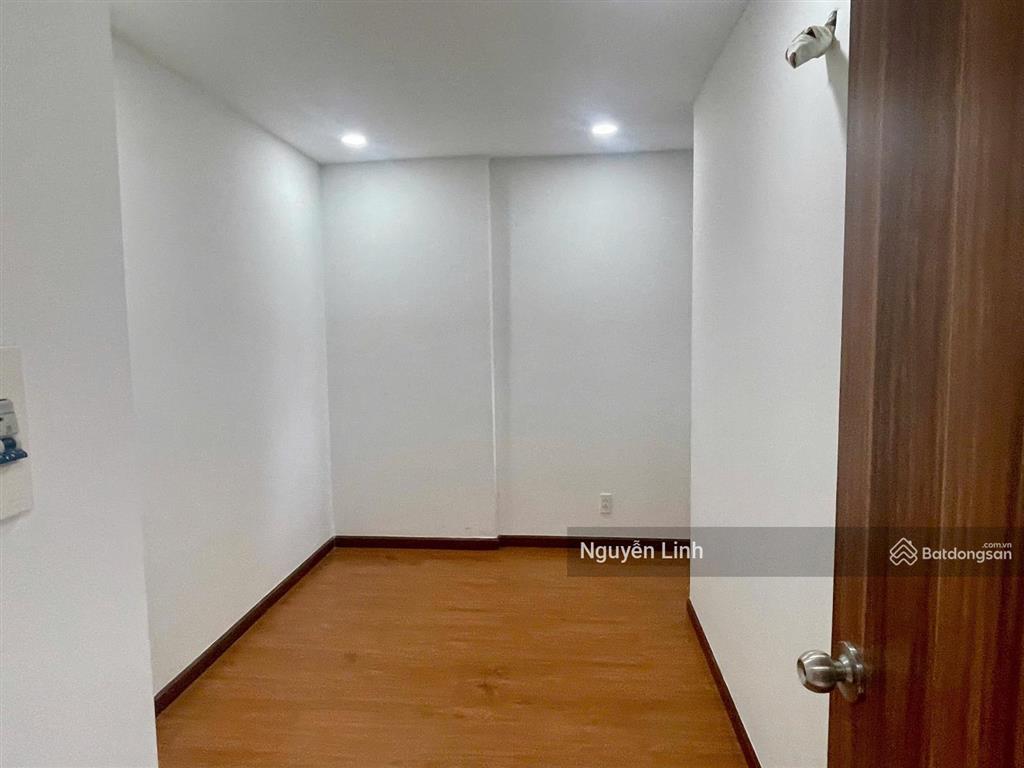 4,5 triệu  cho thuê căn hộ samsora riverside 2pn 2wc view đông nam cực thoáng
