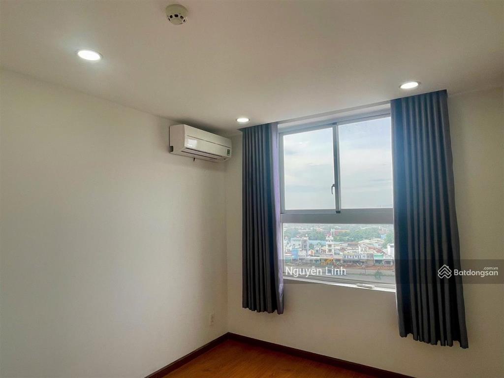 4,5 triệu  cho thuê căn hộ samsora riverside 2pn 2wc view đông nam cực thoáng