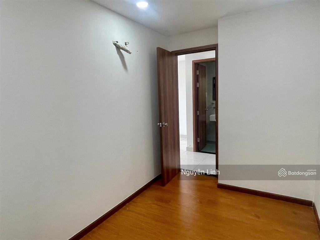4,5 triệu  cho thuê căn hộ samsora riverside 2pn 2wc view đông nam cực thoáng