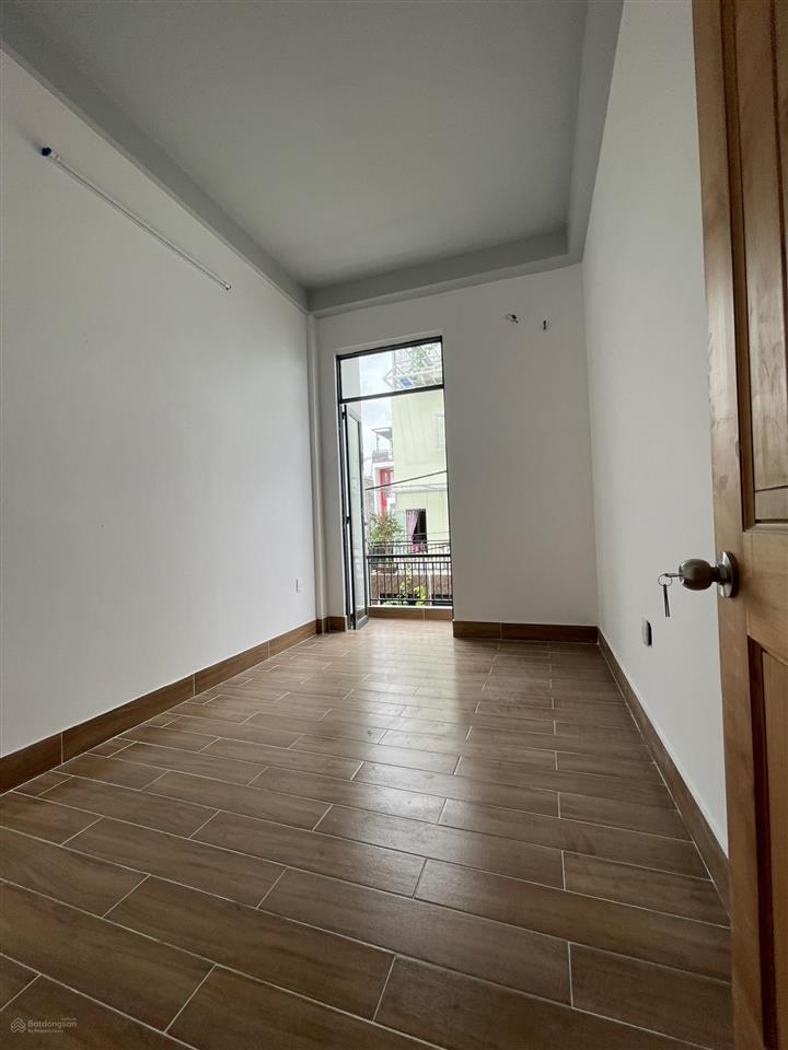 Nhà nguyên căn 7,5tr, 4pn hẻm ô tô 126m²