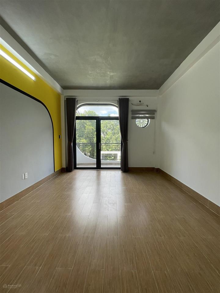 Nhà nguyên căn 3pn 90m2 ban công thoáng