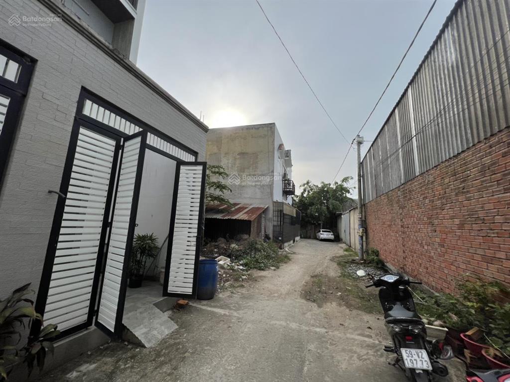 Nhà nguyên căn 3pn 90m2 ban công thoáng
