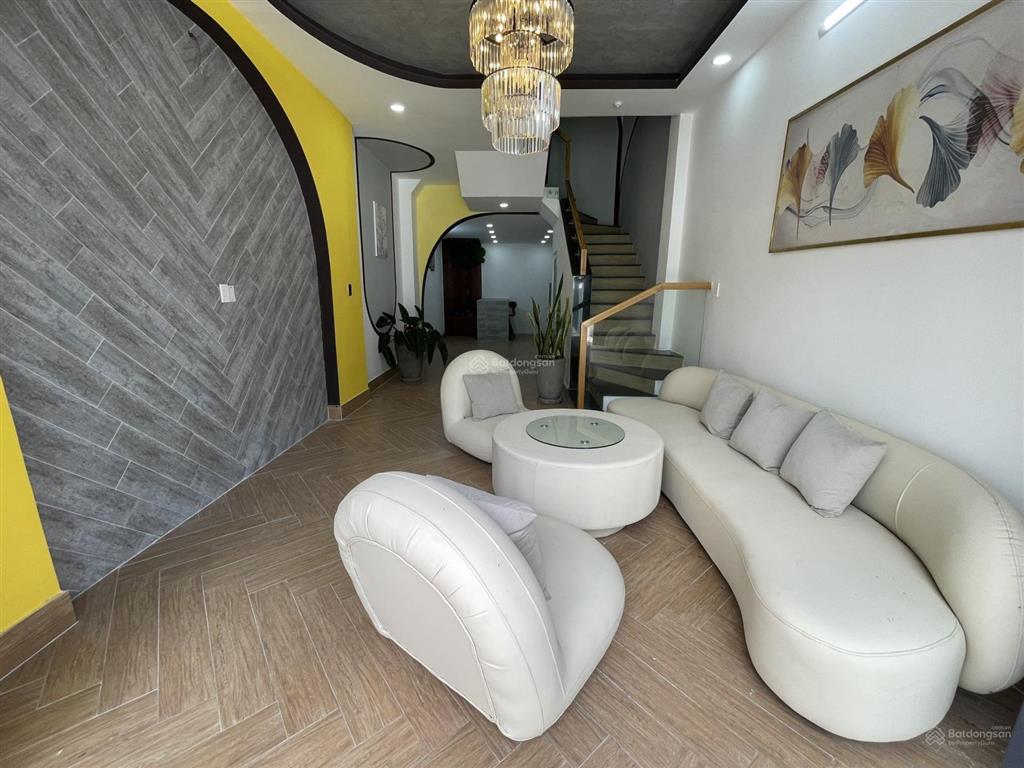 Nhà nguyên căn 3pn 90m2 ban công thoáng