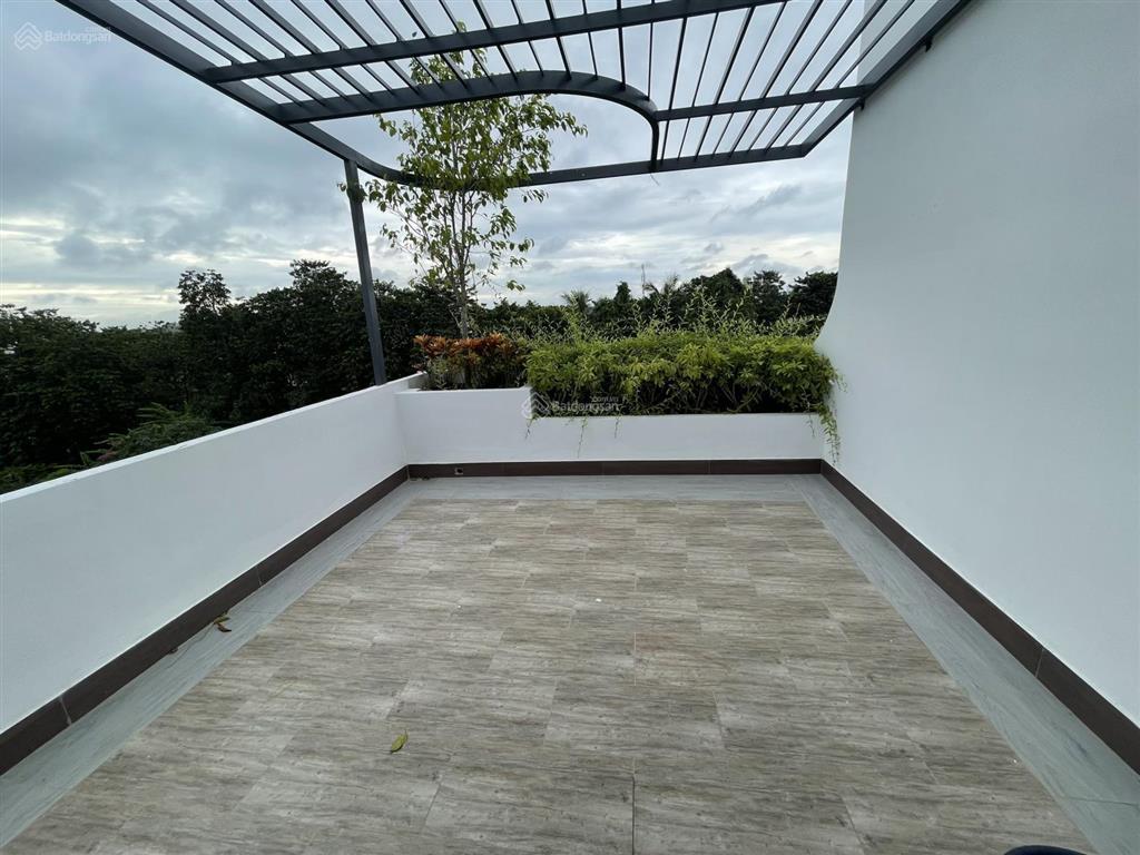 Mặt tiền tx40 thông 30mét bồn binh hà huy giáp 2