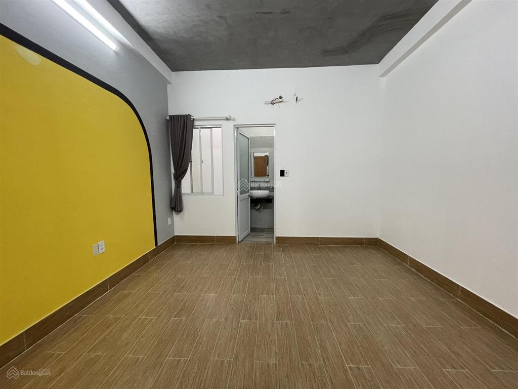 Mặt tiền tx40 thông 30mét bồn binh hà huy giáp 2