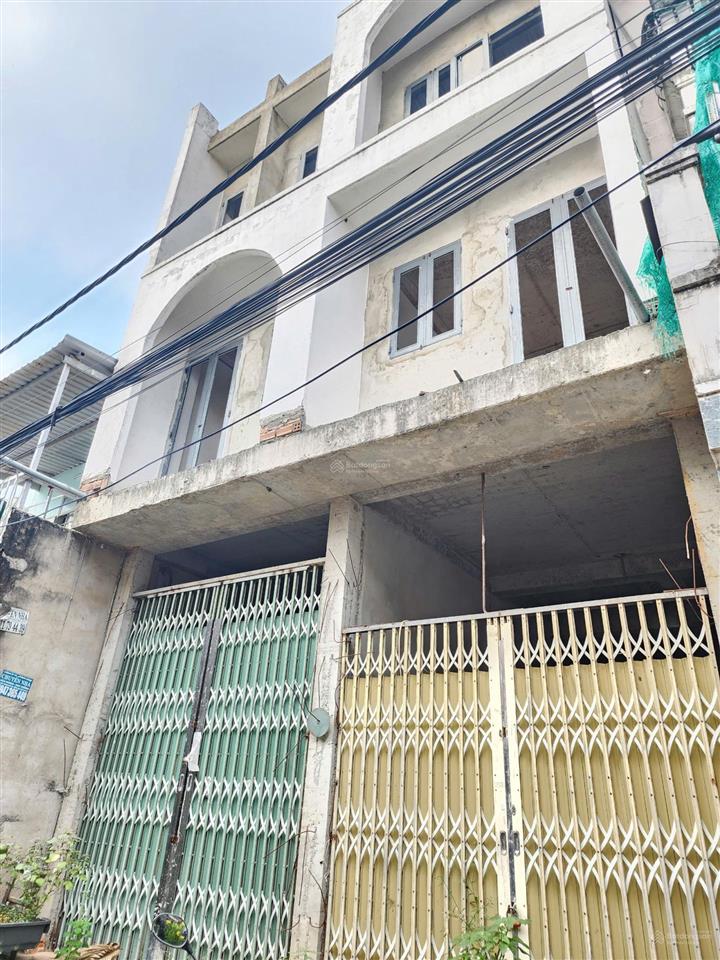 Tl13  2 lầu ngay có 1,130 tỷ ngã tư ga