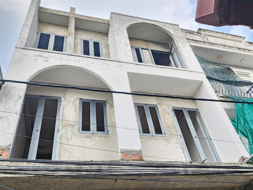 Tl13  2 lầu ngay có 1,130 tỷ ngã tư ga
