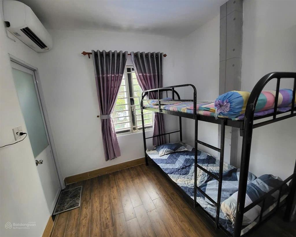 Phòng mới máy lạnh, nước free nóng lạnh, wc, ban công, nấu ăn riêng, nội thất
