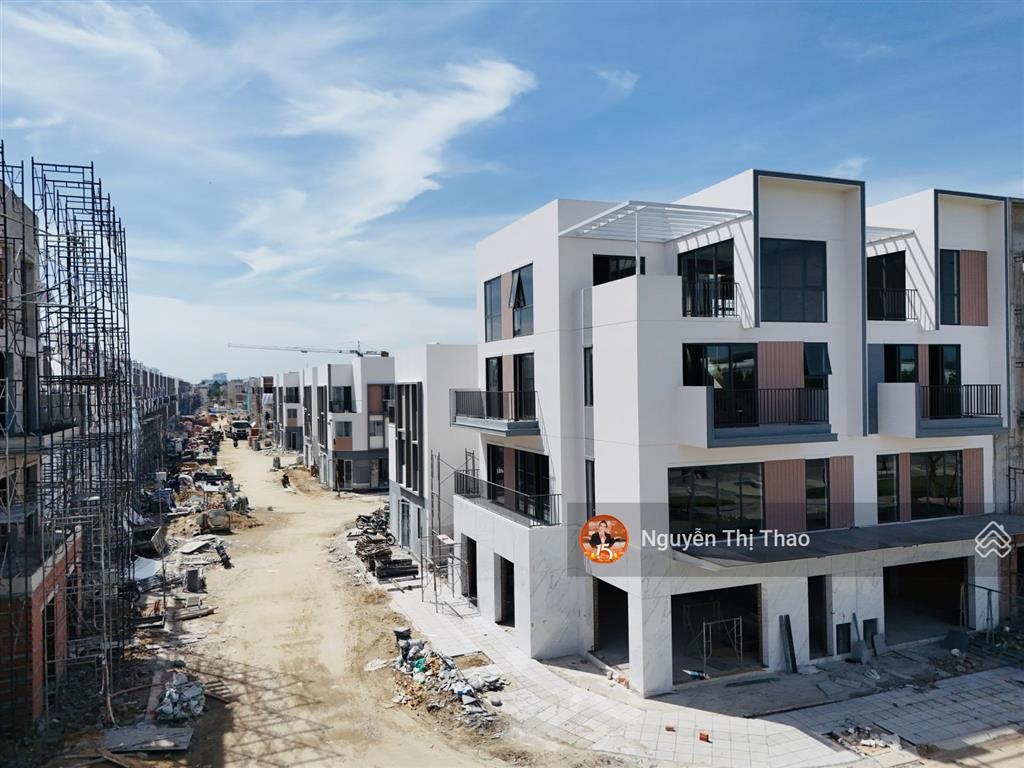 Shophouse 3 tầng  mặt tiền 30m  đại lộ phú quý trung tâm tp mới bình dương sở hữu full giá 1.6 tỷ