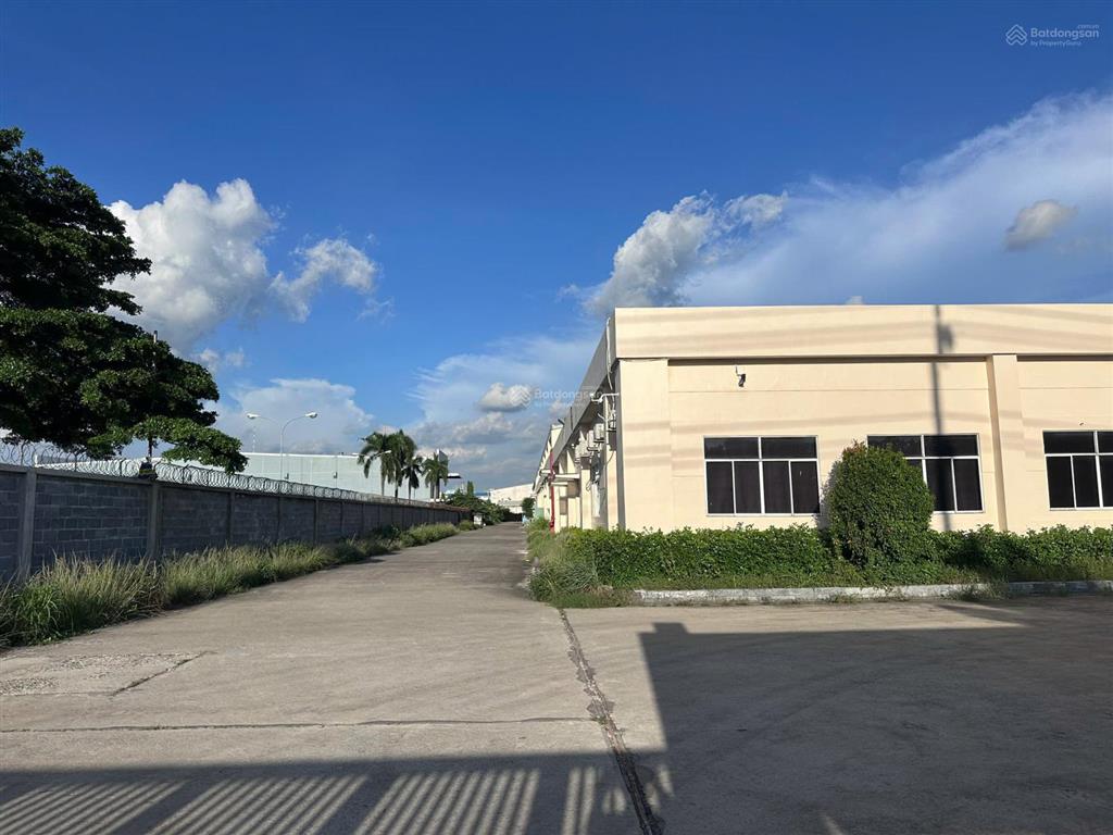 Bán nhà xưởng kcn đại đăng, tp. thủ dầu một  dt đất 1,8ha, xưởng 10.000m²