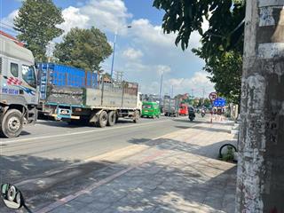Bán đất mặt tiền trung tâm thủ dầu một, ngang 18,6m dài 42m, giá 30 triệu/m2