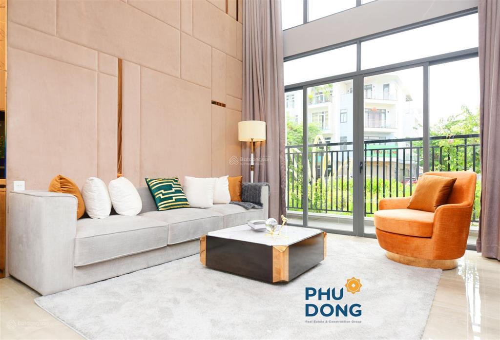 Căn hộ 3 phòng ngủ phú đông sky garden chỉ từ 40 triệu/m2, không gian sống 120m2 rộng rãi