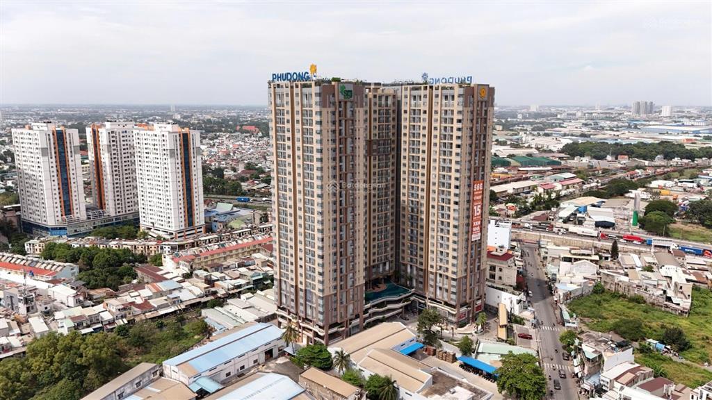 View hồ bơi hiếm phú đông sky garden chỉ 3,75 tỷ bao ra sổ