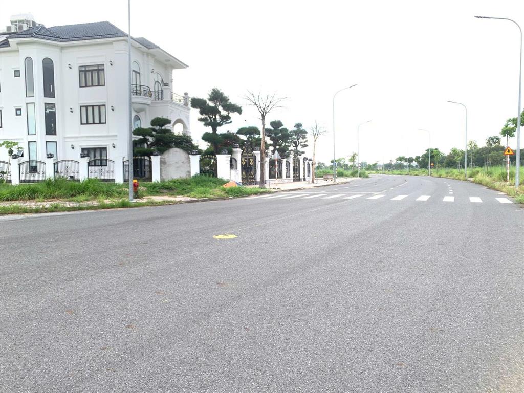 Chủ kẹt tiền bán gấp lô đất giá 1.1 tỷ bao sổ, dự án mega city, bến cát