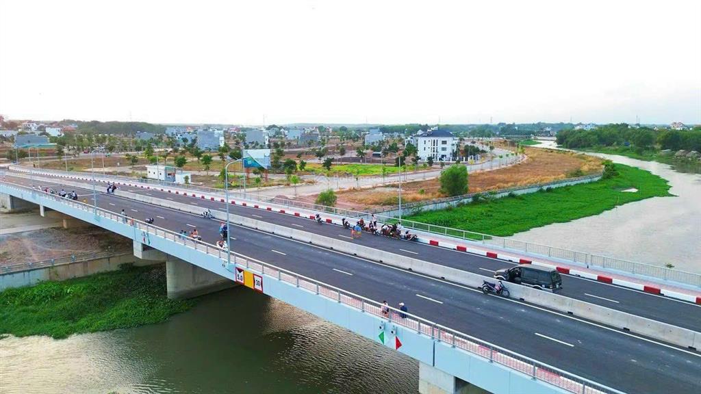 Chủ kẹt tiền bán gấp lô đất giá 1.1 tỷ bao sổ, dự án mega city, bến cát