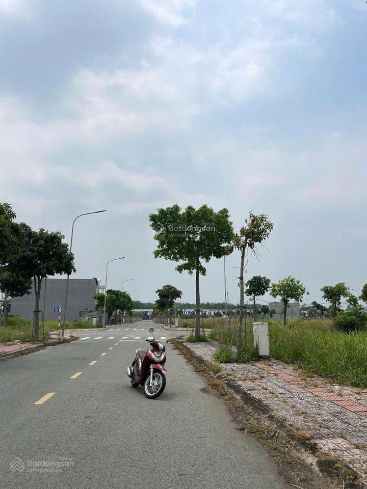 Chủ kẹt tiền bán gấp lô đất giá 1,25 tỷ bao sổ, dự án mega city, bến cát