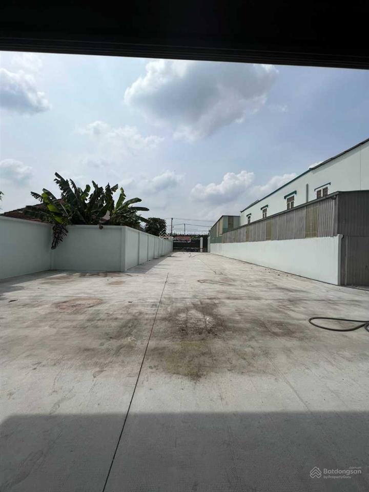 Bán xưởng 4000m2 mặt tiền đt 741