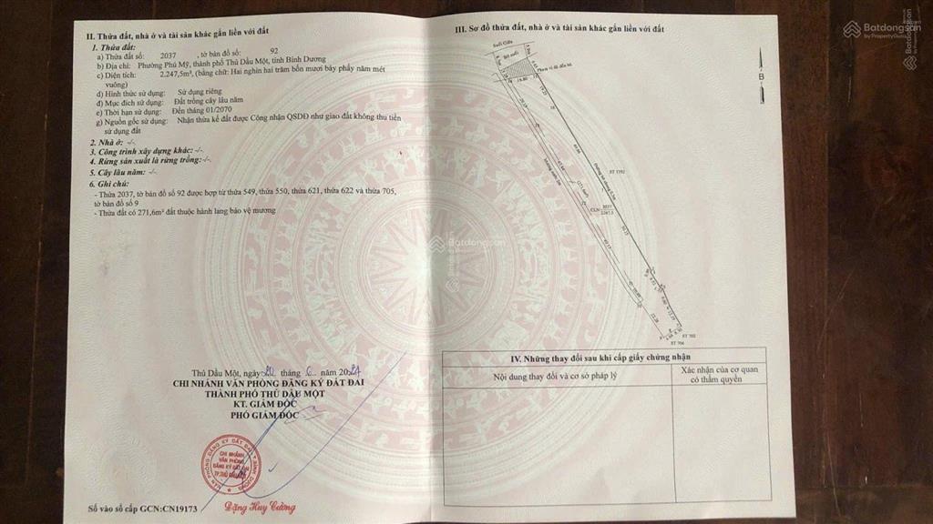 Bán lô đất mặt tiền bờ kênh suối giữa nhìn qua bệnh viện 1500 giường
