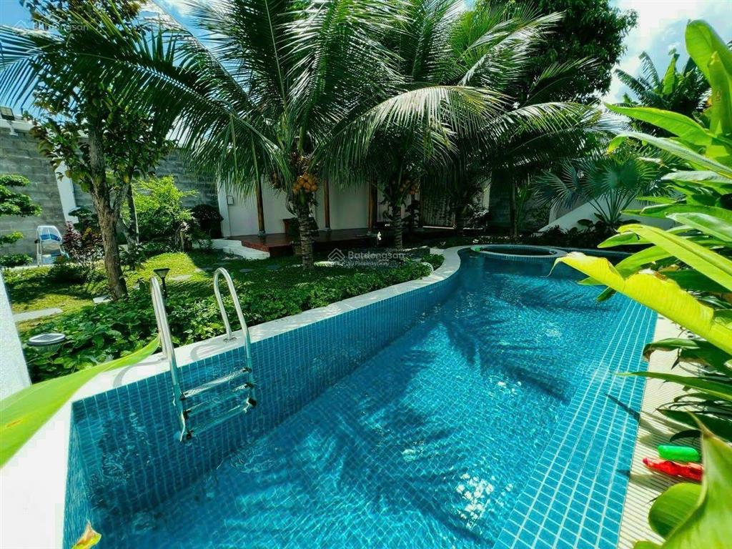 Bán biệt thự hồ bơi sân vườn phường bình dương gần bv 1500 giường