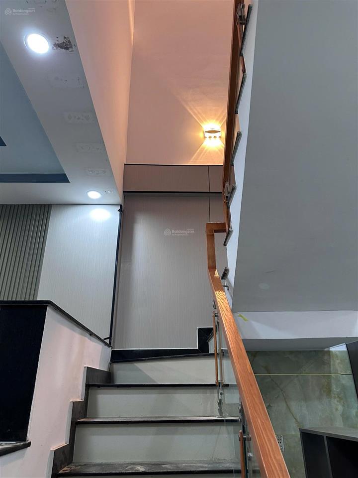 Hàng hiếm tại nguyễn thị chạy, p. dĩ an, tp. hcm giá 4,8 tỷ, dt 86,5 m2, 4pn, 2wc, 1 lầu