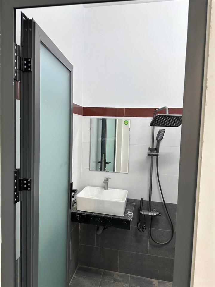 Hàng hiếm tại nguyễn thị chạy, p. dĩ an, tp. hcm giá 4,8 tỷ, dt 86,5 m2, 4pn, 2wc, 1 lầu