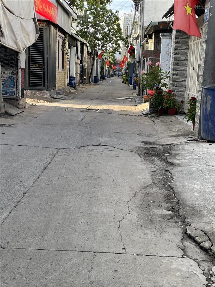 Bán 1 kí ốt và 5 phong trọ sát chợ đoàn thị kia gần ngã ba ông xã