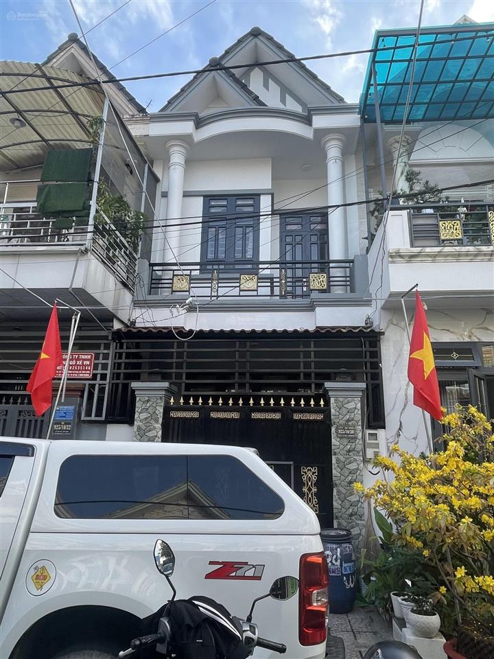 Bán nhà đường nhựa 7 m vỉa hè 2 bên , cách siêu thị vincom tầm 1 km