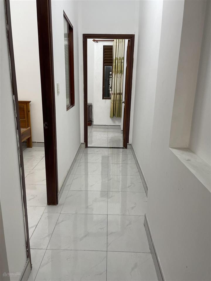 Bán nhà đường nhựa 7 m vỉa hè 2 bên , cách siêu thị vincom tầm 1 km