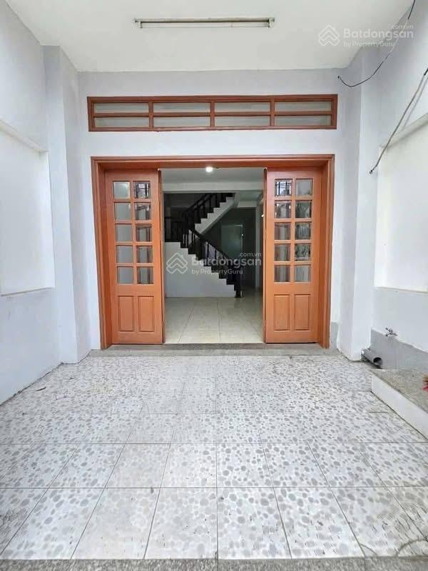 Chính chủ bán nhà trệt lầu đường nhựa 9 m thông, gần ngã tư 550 dĩ an