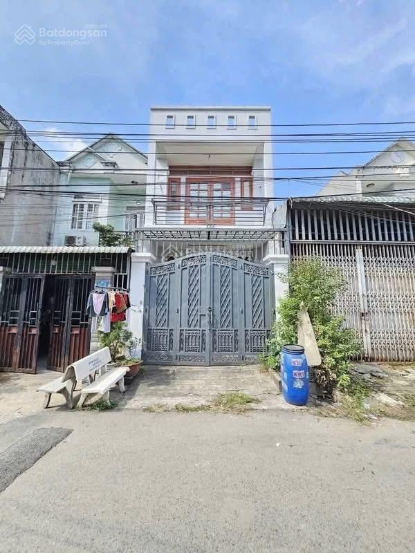 Chính chủ bán nhà trệt lầu đường nhựa 9 m thông, gần ngã tư 550 dĩ an