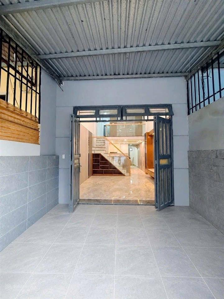 Bán nhà cấp 4 có gác đẹp mê ly gần hội trường và trường học đông hòa
