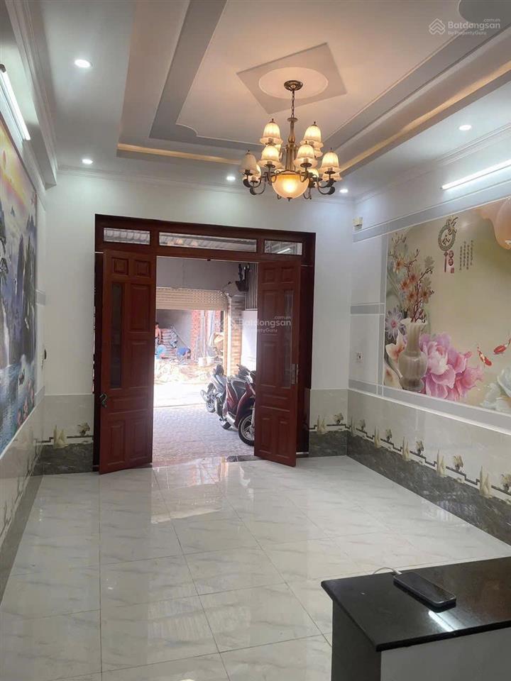 Cho thuê nhà lầu trệt đường nhựa 6 m gần ngã ba cây điệp, sân xe hơi 7 chỗ , 4 phòng