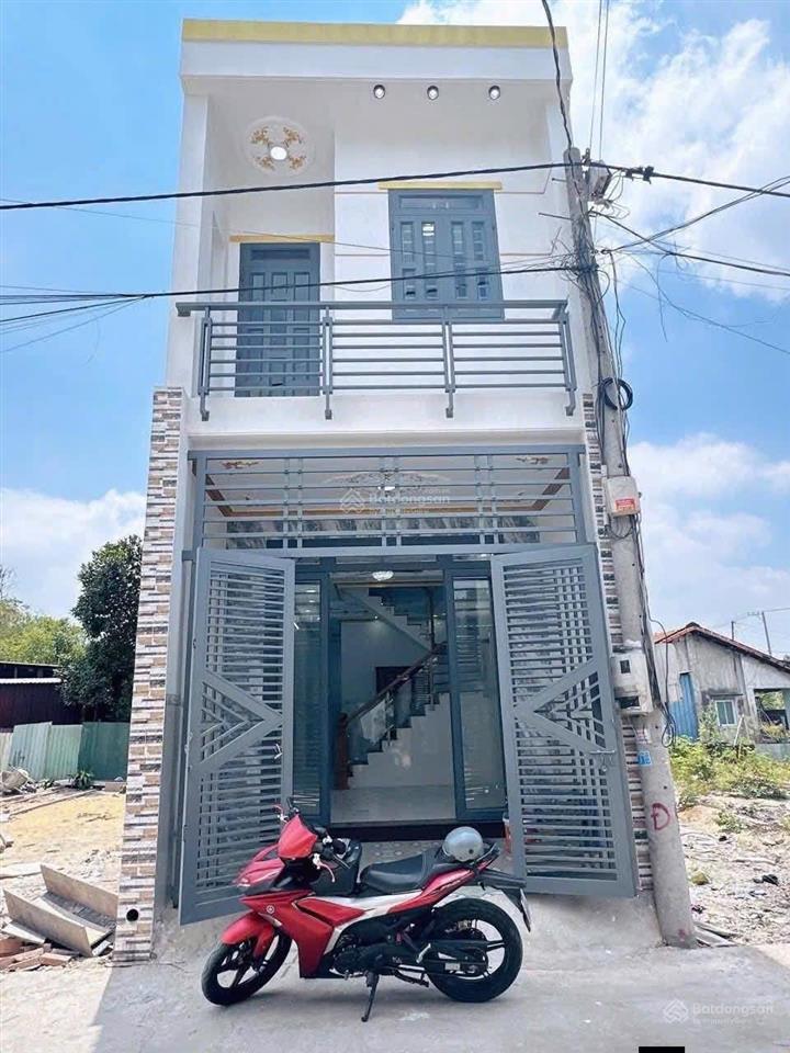 Bán nhà lầu trệt gần vincom dĩ an hẻm đường nguyễn du nhà mới tinh trệt lầu , hẻm xe hơi tới nhà