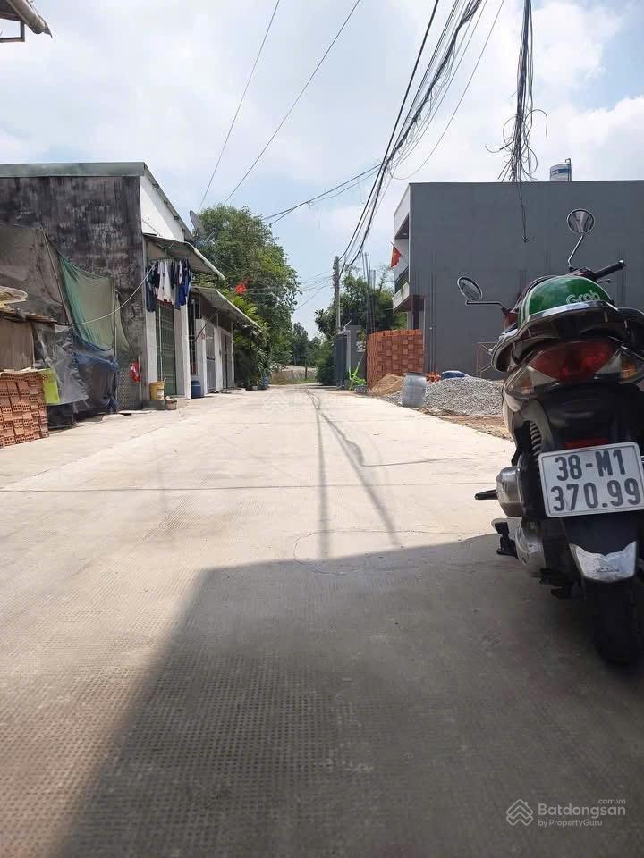 Bán nhà lầu trệt gần vincom dĩ an hẻm đường nguyễn du nhà mới tinh trệt lầu , hẻm xe hơi tới nhà