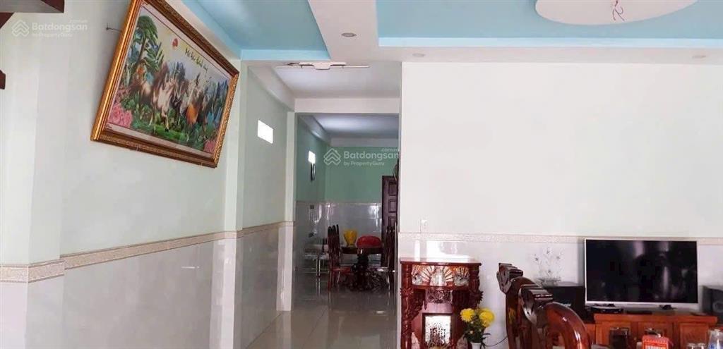 Bán nhà cấp 4 gác đổ dt 109 m2 gần đường nguyễn an ninh, sát trung tâm hành chính gần chợ dĩ an
