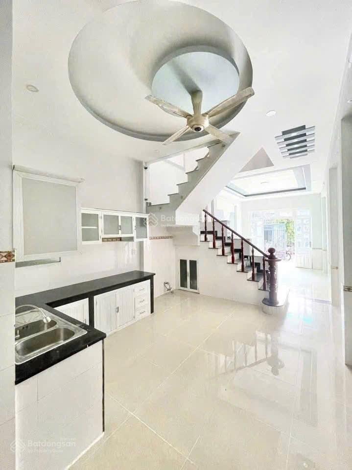 Bán nhà trệt lầu gần đường nguyễn an ninh, sát trung tâm hành chính dĩ an giáp thủ đức