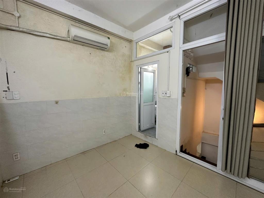 Cho thuê nhà trệt 3 lầu đường 3/2, quận 10, hồ chí minh