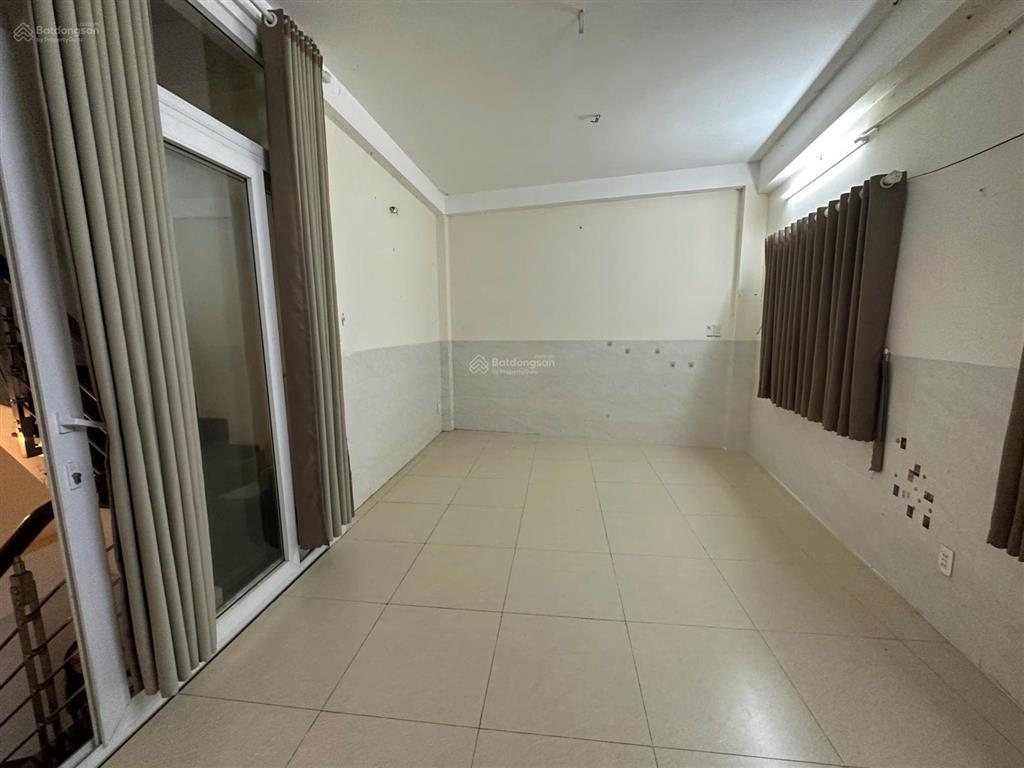 Cho thuê nhà trệt 3 lầu đường 3/2, quận 10, hồ chí minh