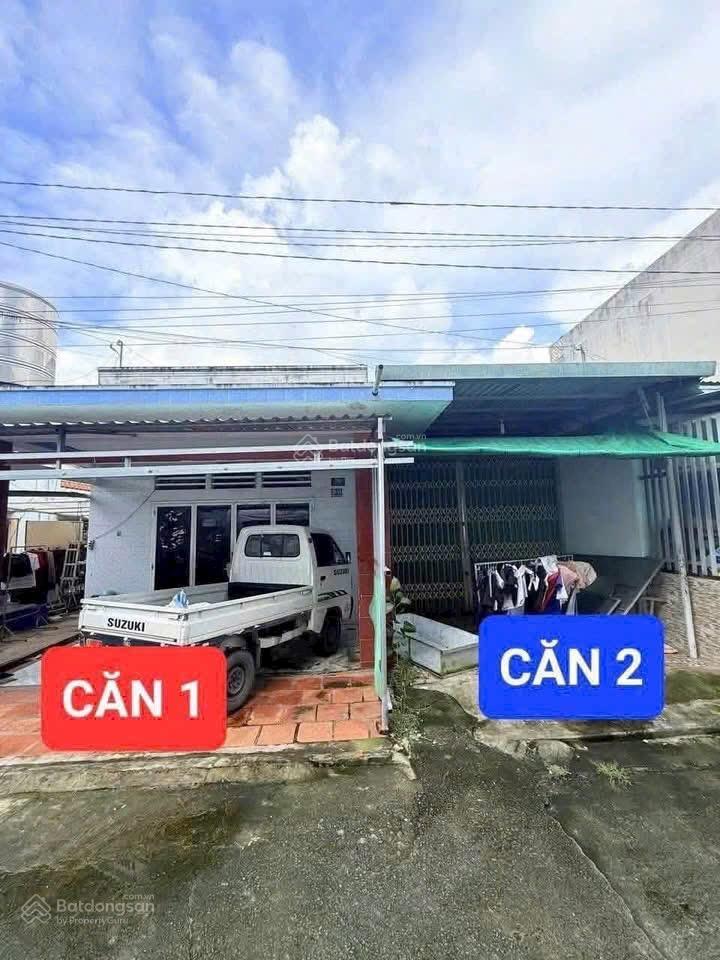 Bán đất tặng 2 căn nhà cấp 4 gần chợ dĩ an ngang hơn 10 m dt đất 146,8 m2, vị trí trung tâm dĩ an
